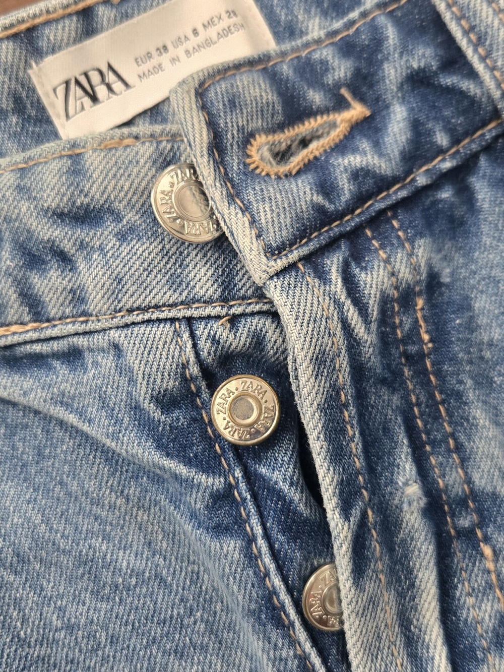 NEW Zara Distressed Denim Cut-Off Shorts Retail $45.90 NWOT